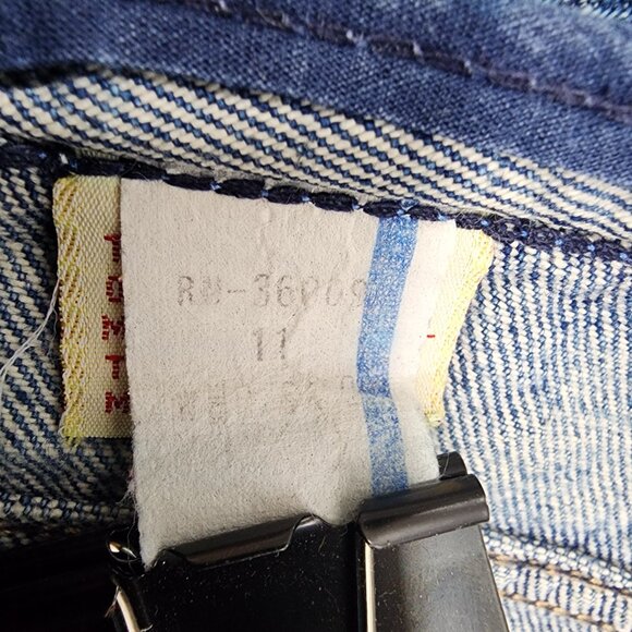 1970's-80's Calvin Klein Jeans Size 11 Mid wash Hi rise Str8 leg 29.5"x 33.5" - Picture 9 of 13